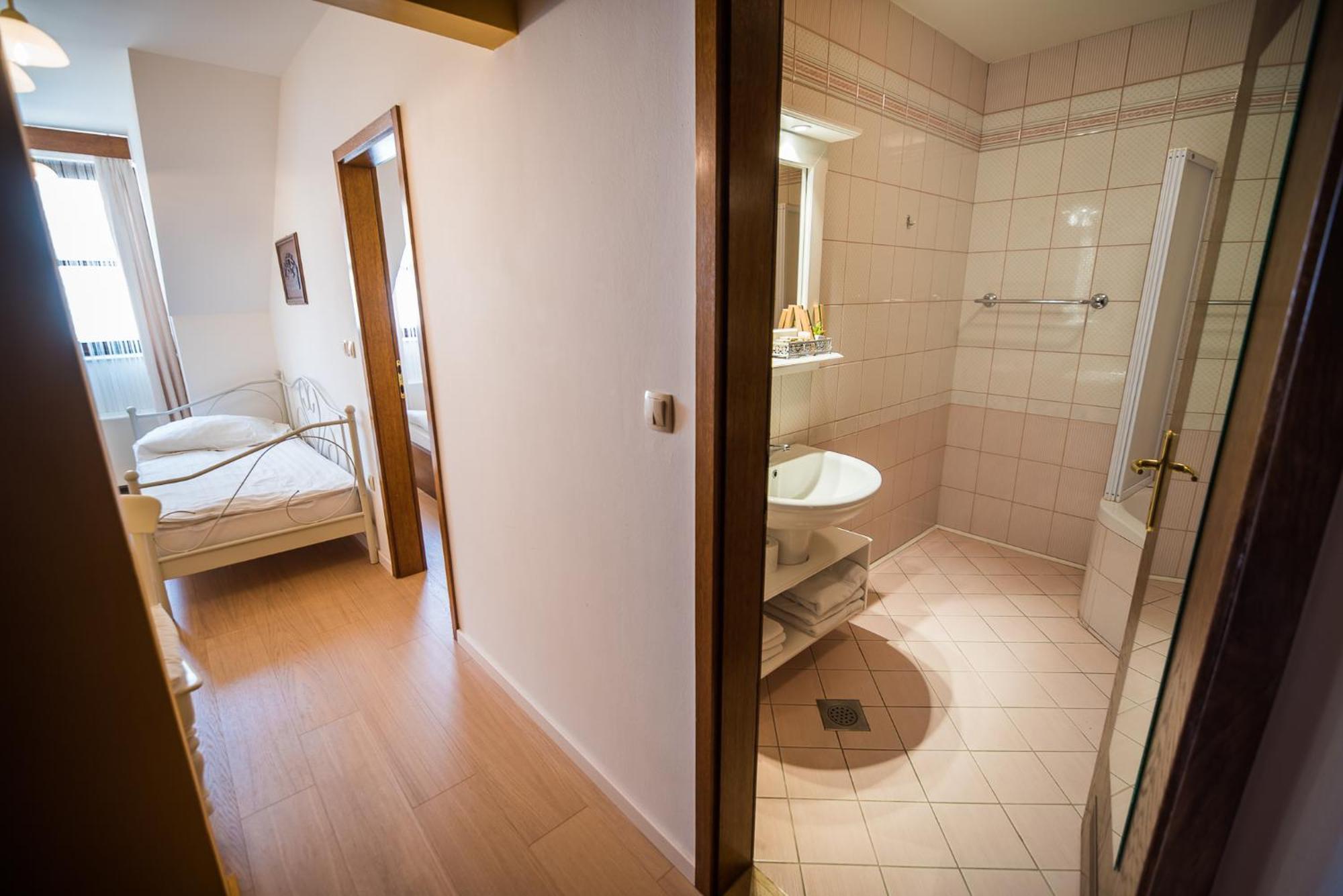 Hotel Splavar Brežice Rum bild